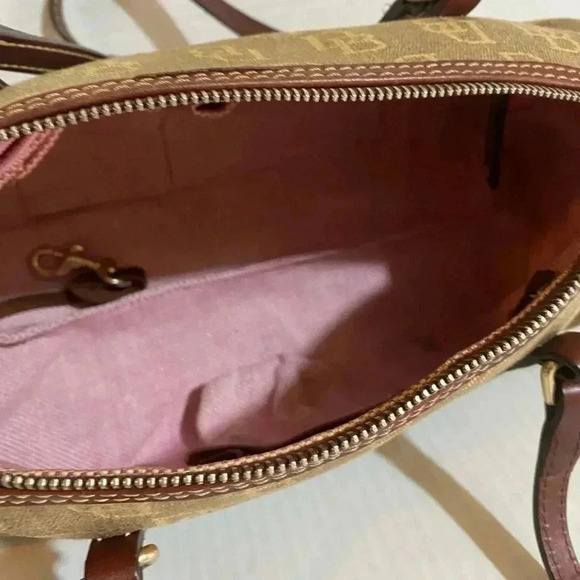 Dooney Bourke BD signature print canvas shoulder handbag - Picture 7 of 12